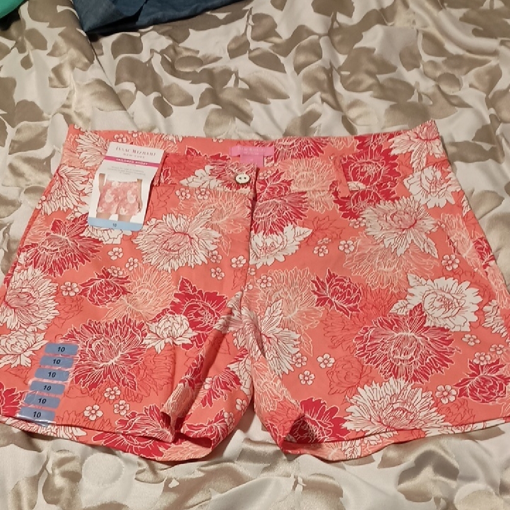 Isaac Mizrahi Pink Bermudas Floral Design